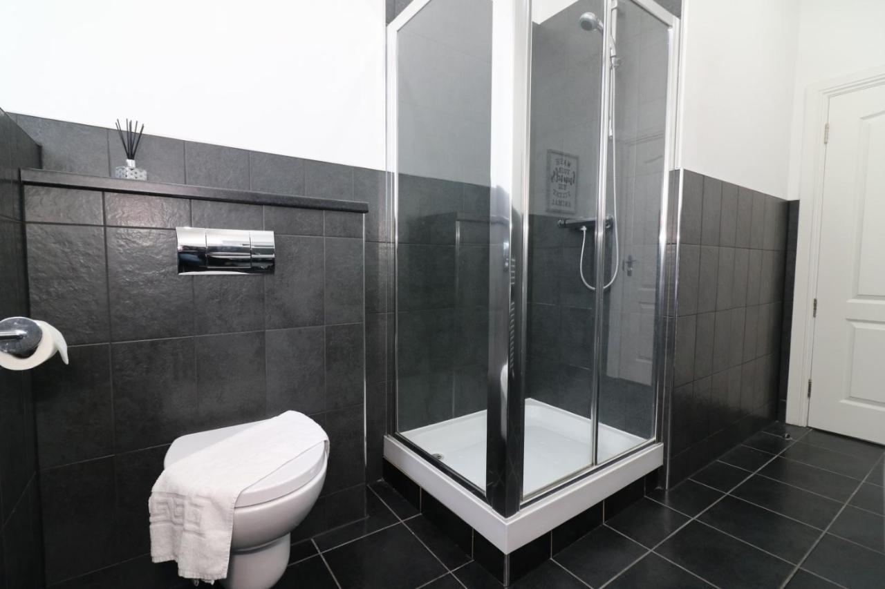 Signature - Greenlees Clubhouse Glasgow Dış mekan fotoğraf